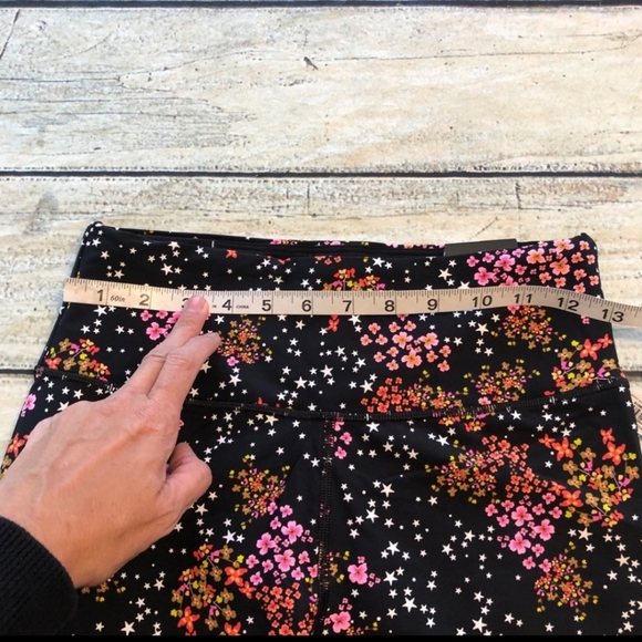 Victoria Sport floral and star print leggings - Picture 4 of 7